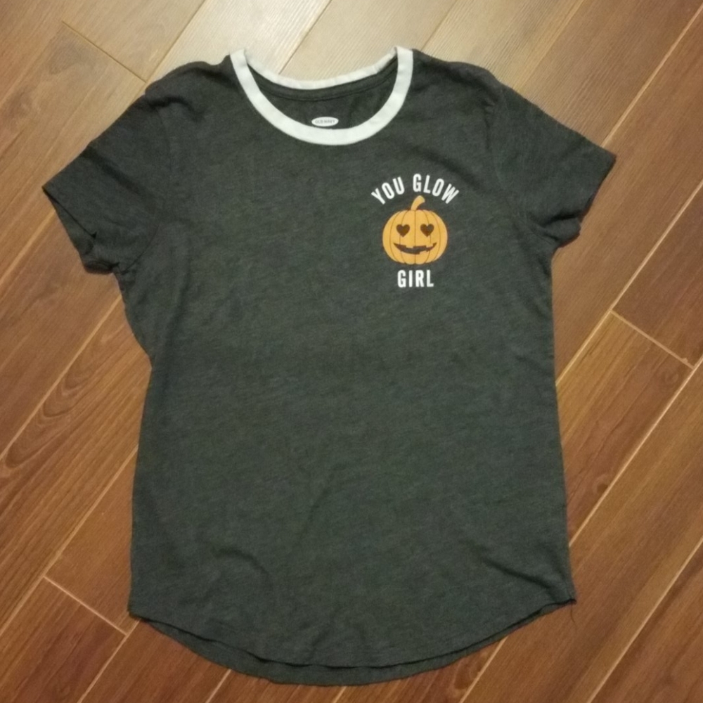 Old navy tee